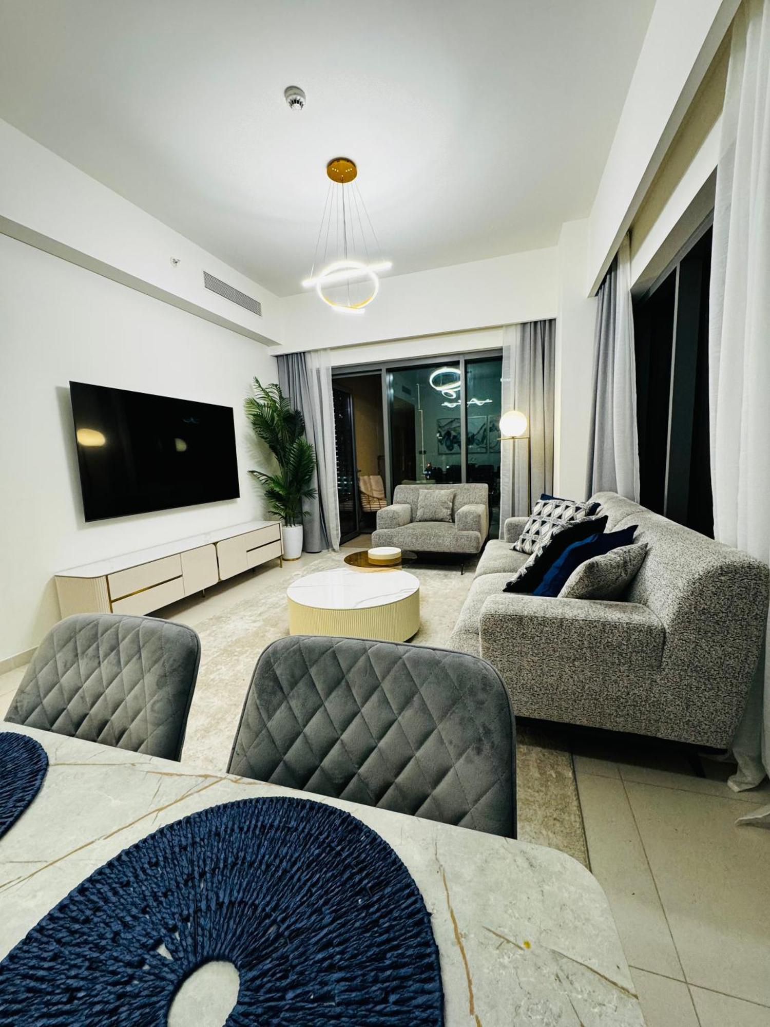 Burj Royale - Burj Khalifa View Apartment *